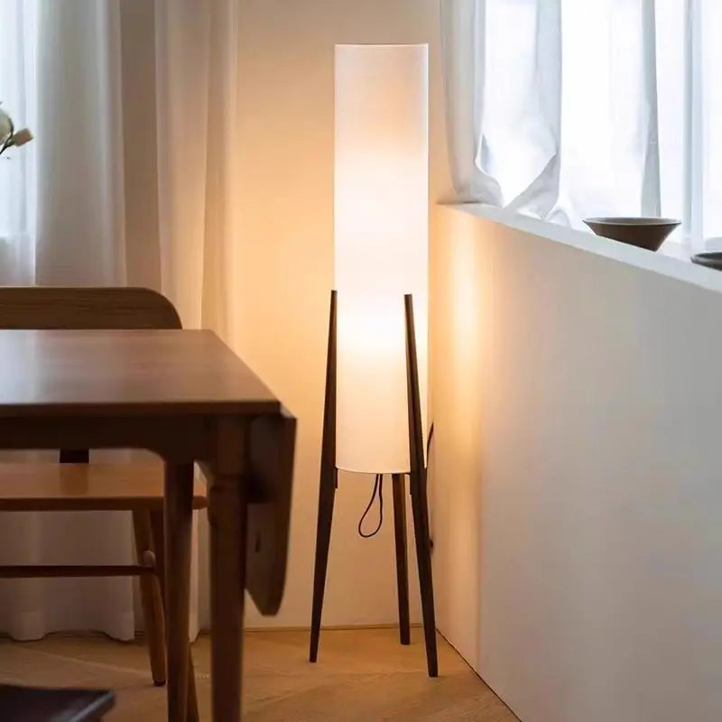 Lampe de Sol Wabi Sabi en Bois de Noyer – Ambiance Zen pour Salon – | Studio Nichijo Paris
