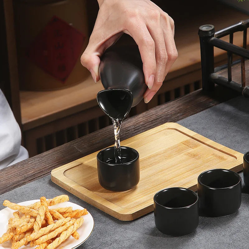 Service à Saké Céramique – Carafe & Tasses Style Rétro – Fabrication Artisanale – | Studio Nichijo Paris